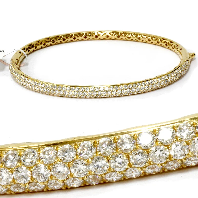 18k Yellow Gold 2 5/8ct TDW Pave Diamond Bangle Cuff Bracelet (F, VVS)